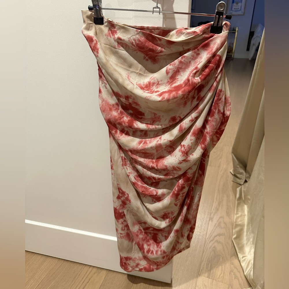Brand new, pretty little thing, ruched midi skirt